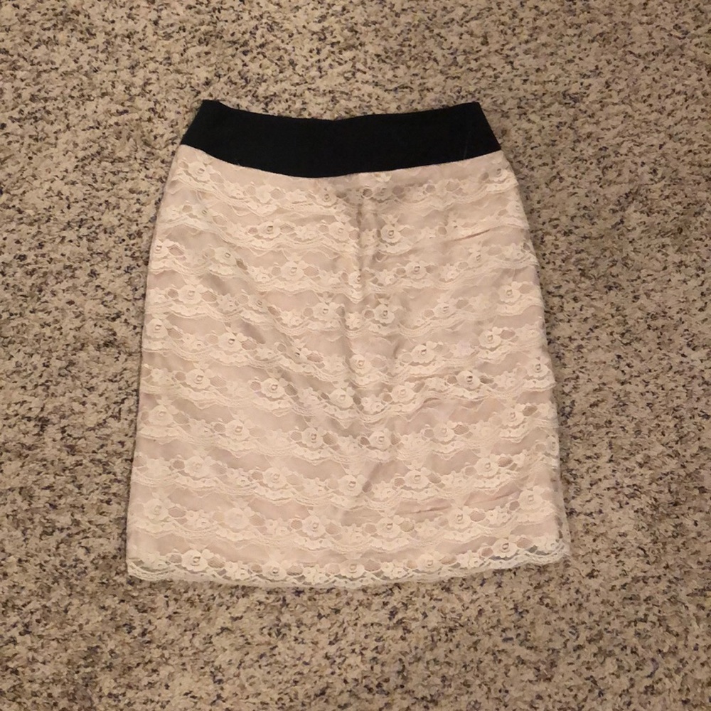 Lace skirt